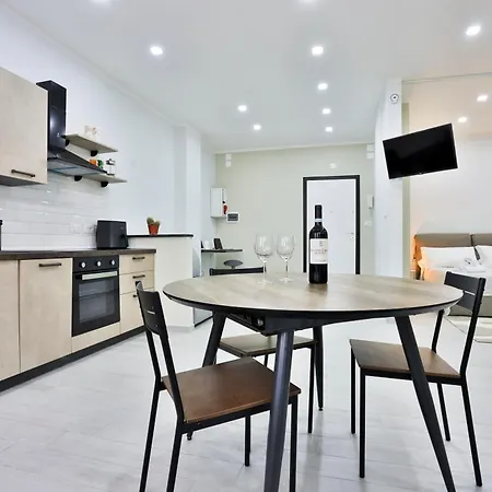 Guesthost - Ronkasa Quiet * Nápoles